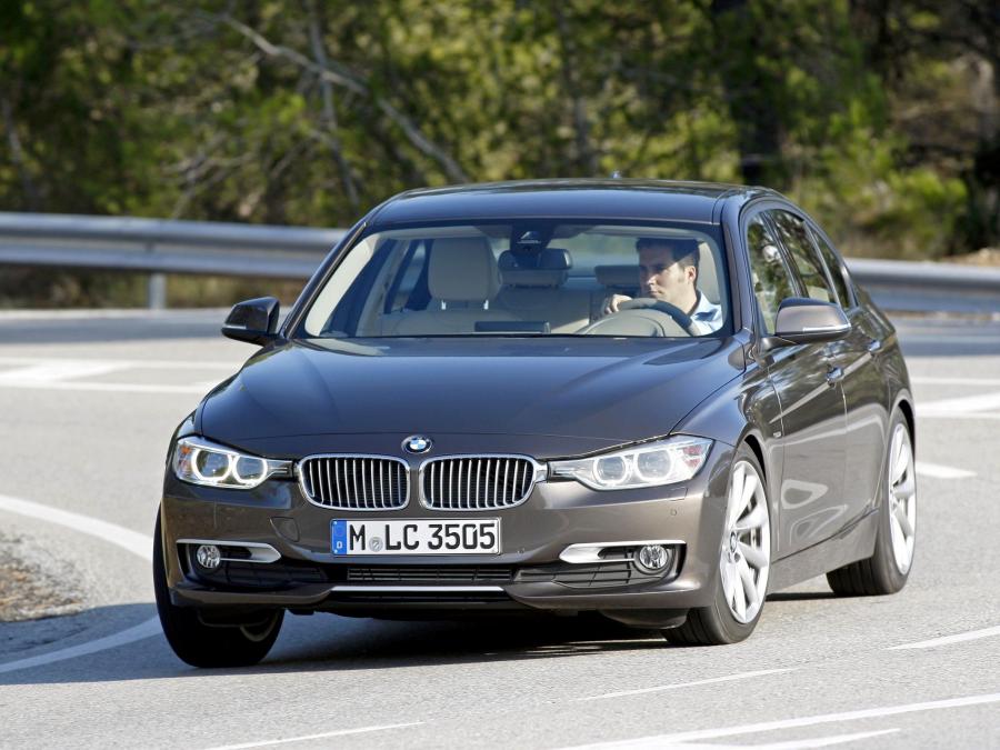  BMW 320d Sedan Modern Line 2012 года  (фото 9 из 16)